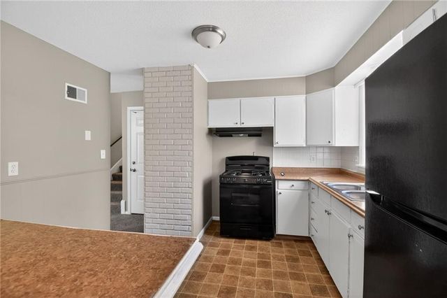 11612 Sycamore Drive, Kansas City, KS 64134