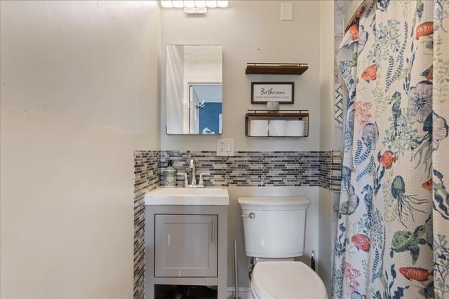 33 Ninth Ave, Haverhill, MA 01830
