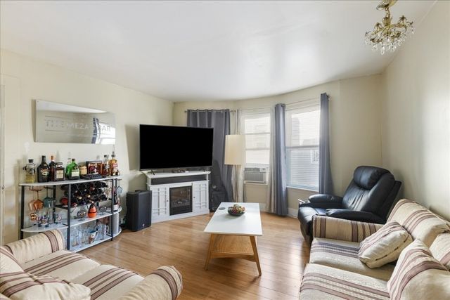 33 Ninth Ave, Haverhill, MA 01830