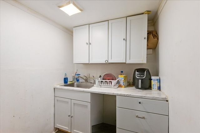 33 Ninth Ave, Haverhill, MA 01830