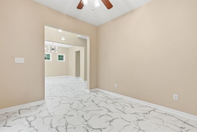 8446 Middle River Way, North Charleston, SC 29420