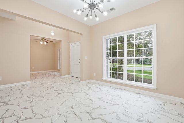 8446 Middle River Way, North Charleston, SC 29420