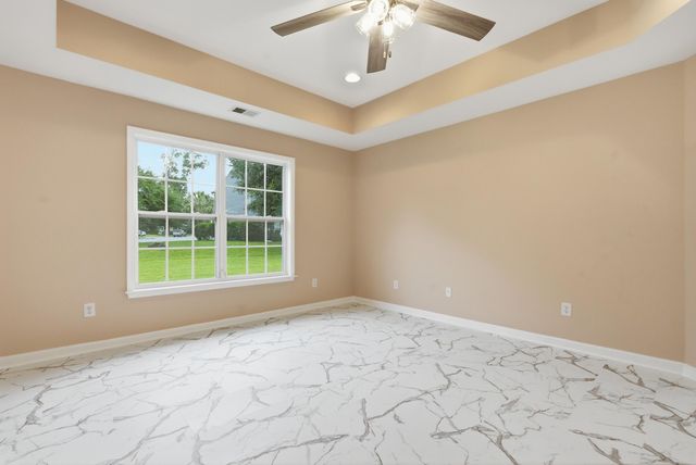 8446 Middle River Way, North Charleston, SC 29420