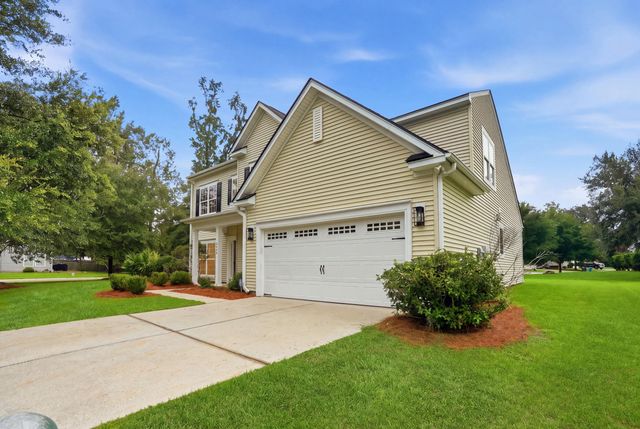 8446 Middle River Way, North Charleston, SC 29420