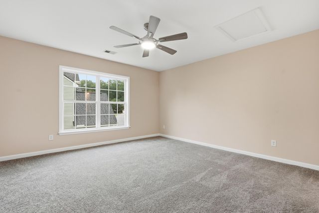 8446 Middle River Way, North Charleston, SC 29420