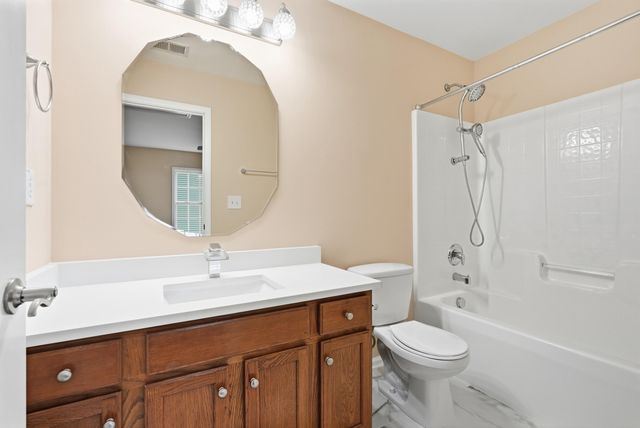 8446 Middle River Way, North Charleston, SC 29420
