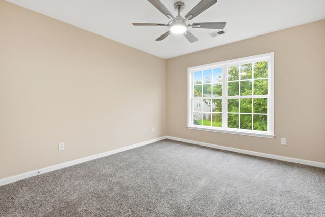 8446 Middle River Way, North Charleston, SC 29420