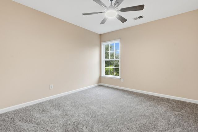 8446 Middle River Way, North Charleston, SC 29420