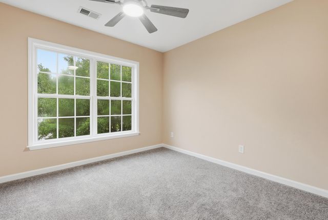 8446 Middle River Way, North Charleston, SC 29420