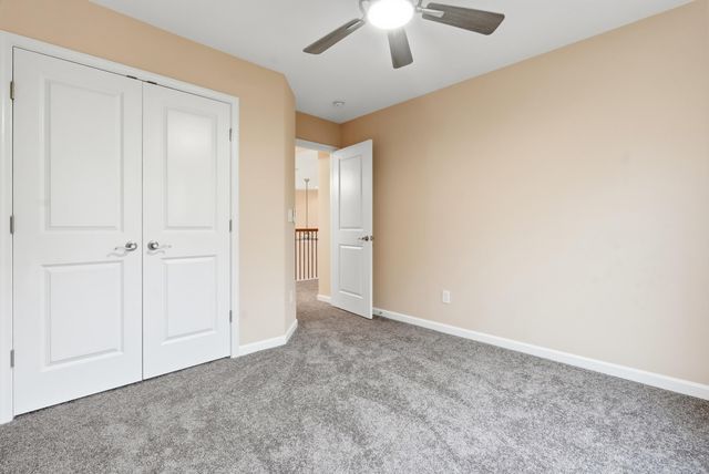 8446 Middle River Way, North Charleston, SC 29420