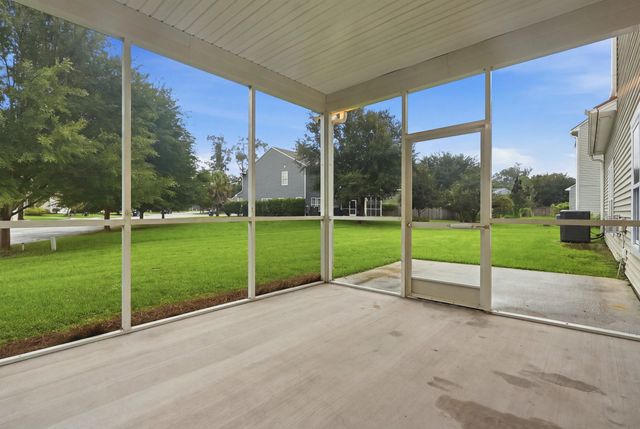 8446 Middle River Way, North Charleston, SC 29420