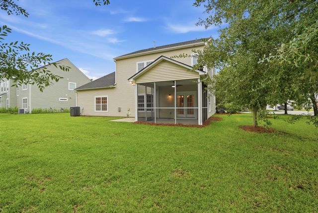 8446 Middle River Way, North Charleston, SC 29420