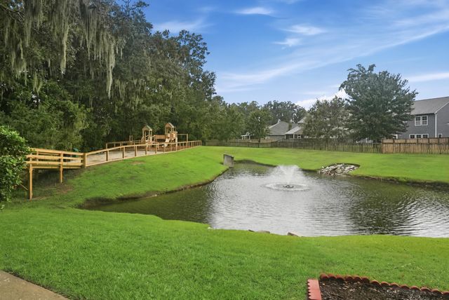 8446 Middle River Way, North Charleston, SC 29420