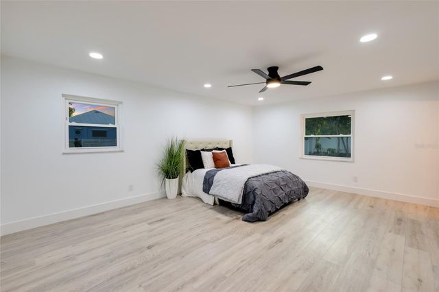 120 43RD STREET NW, Bradenton, FL 34209