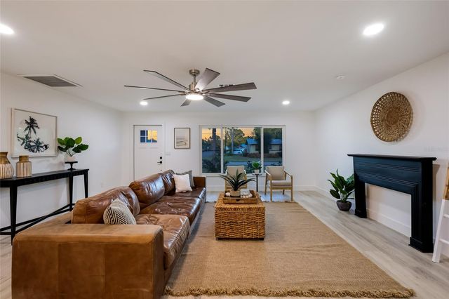 120 43RD STREET NW, Bradenton, FL 34209