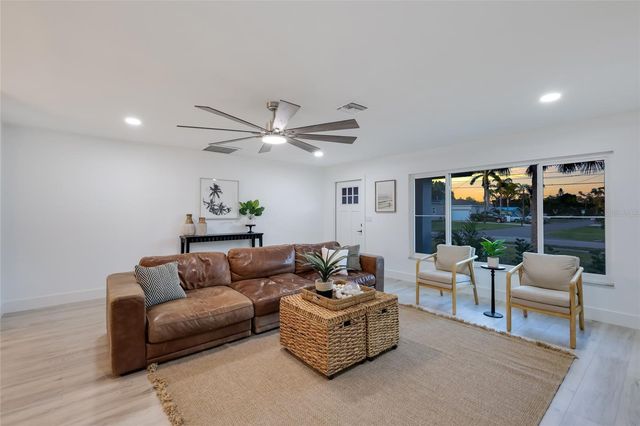 120 43RD STREET NW, Bradenton, FL 34209