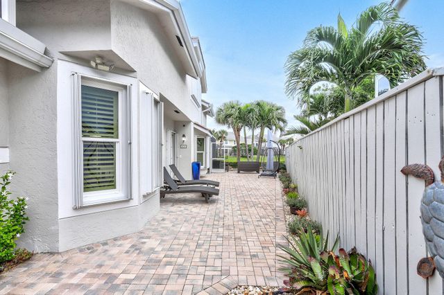 2056 Windward Way, Jupiter, FL 33477