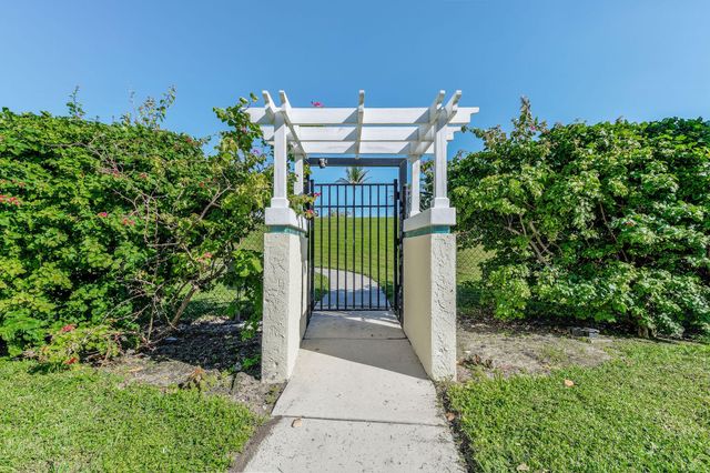 2056 Windward Way, Jupiter, FL 33477