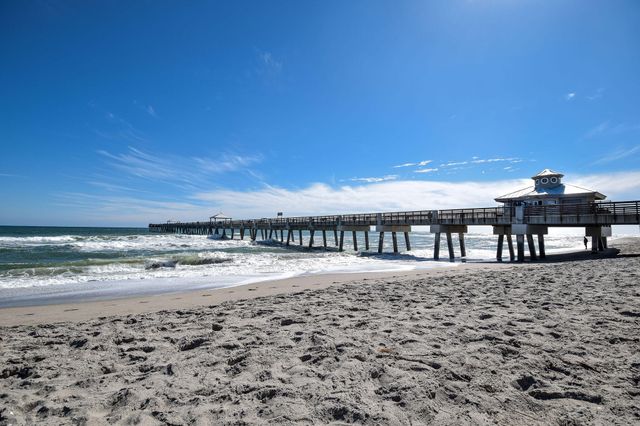 2056 Windward Way, Jupiter, FL 33477