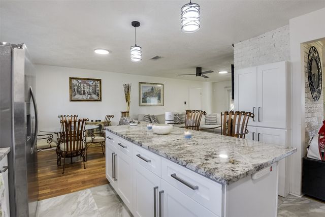 2740 Maceo Circle, Dallas, TX 75216