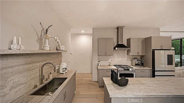 8840 Ashcroft Avenue, West Hollywood, CA 90048