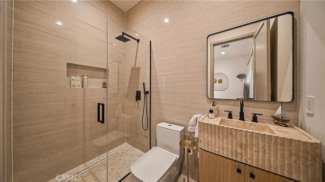 8840 Ashcroft Avenue, West Hollywood, CA 90048