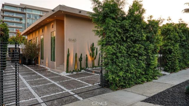 8840 Ashcroft Avenue, West Hollywood, CA 90048