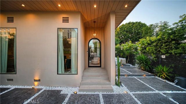 8840 Ashcroft Avenue, West Hollywood, CA 90048