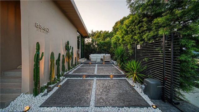 8840 Ashcroft Avenue, West Hollywood, CA 90048