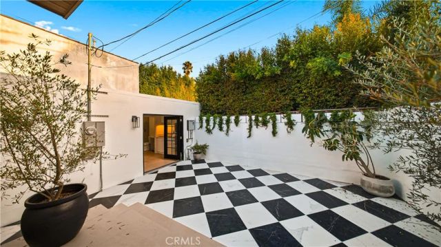 8840 Ashcroft Avenue, West Hollywood, CA 90048