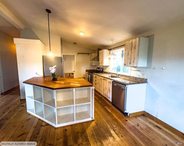 14475 Poonkinney Rd, Dos Rios, CA 95429