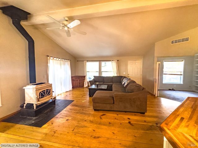 14475 Poonkinney Rd, Dos Rios, CA 95429