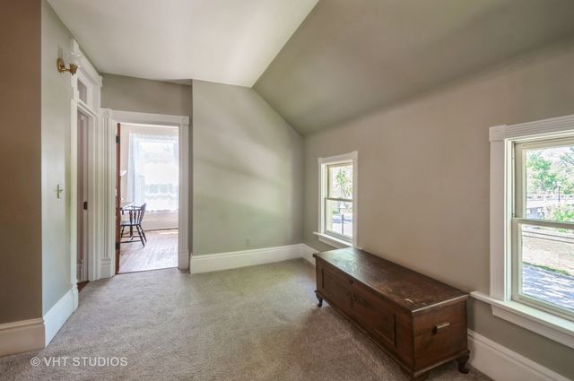 128 Forest Avenue, Riverside, IL 60546