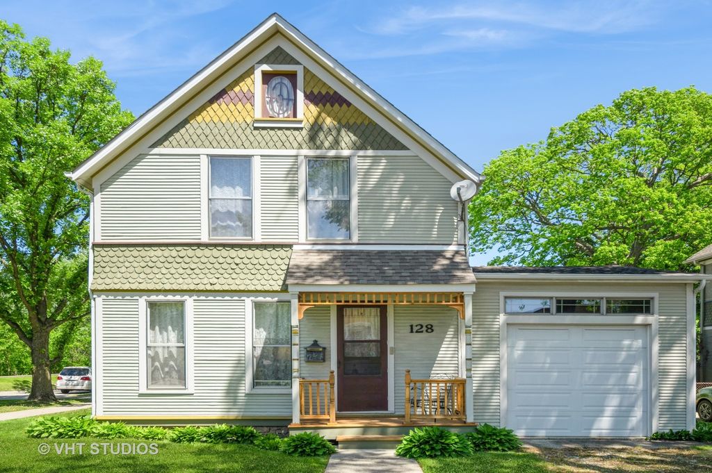 128 Forest Avenue, Riverside, IL 60546