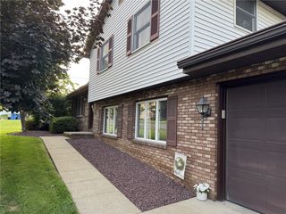 1 E Byers Ave, Shenango Twp, PA 16102