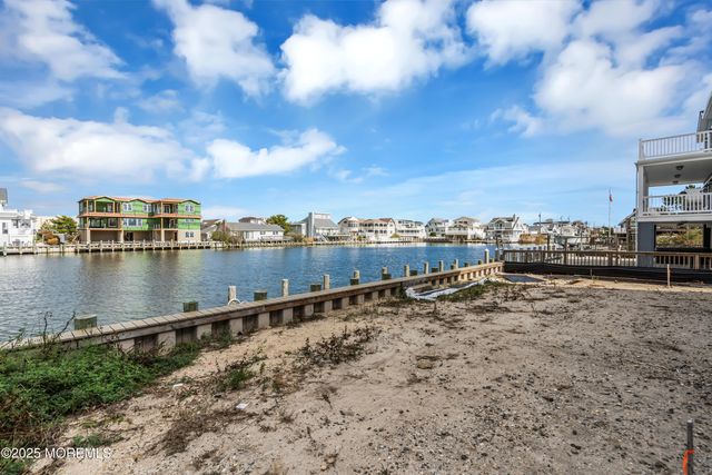 17 Lange Avenue, Harvey Cedars, NJ 08008