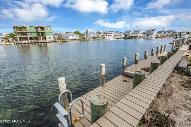 17 Lange Avenue, Harvey Cedars, NJ 08008