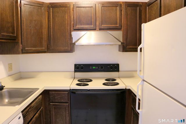 279 Redstone Hill Road APT 58, Bristol, CT 06010