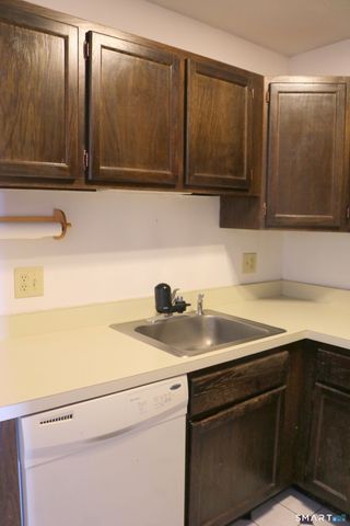 279 Redstone Hill Road APT 58, Bristol, CT 06010