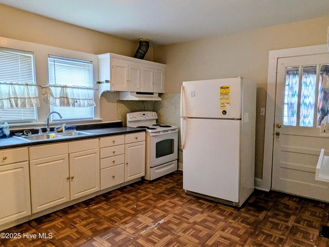 1004 Ward Street, Greenville, NC 27834