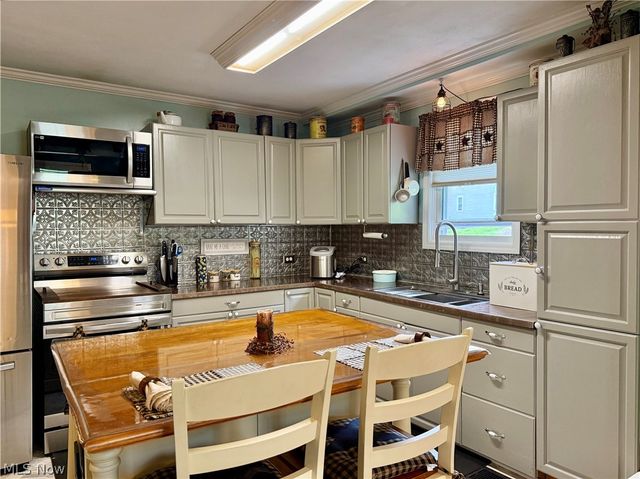 1207 N 9th Street, Martins Ferry, OH 43935