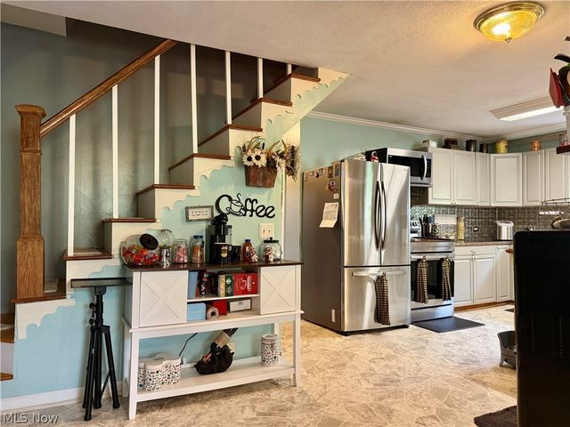 1207 N 9th Street, Martins Ferry, OH 43935