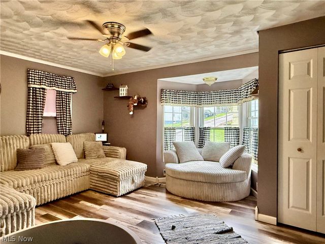 1207 N 9th Street, Martins Ferry, OH 43935