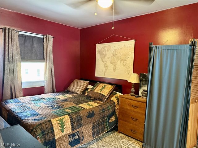 1207 N 9th Street, Martins Ferry, OH 43935