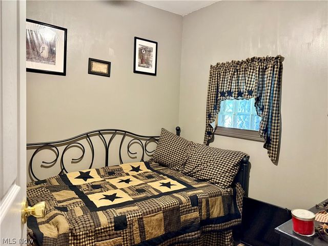 1207 N 9th Street, Martins Ferry, OH 43935