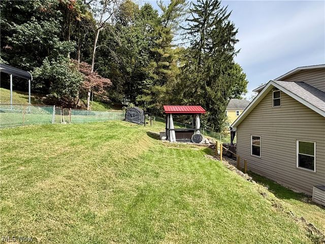 1207 N 9th Street, Martins Ferry, OH 43935