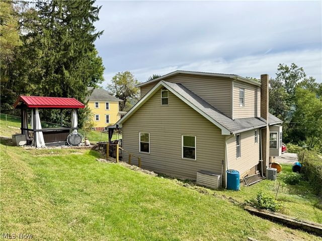 1207 N 9th Street, Martins Ferry, OH 43935
