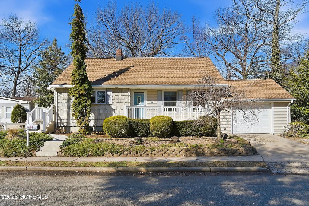 59 Holly Avenue, Hazlet, NJ 07734