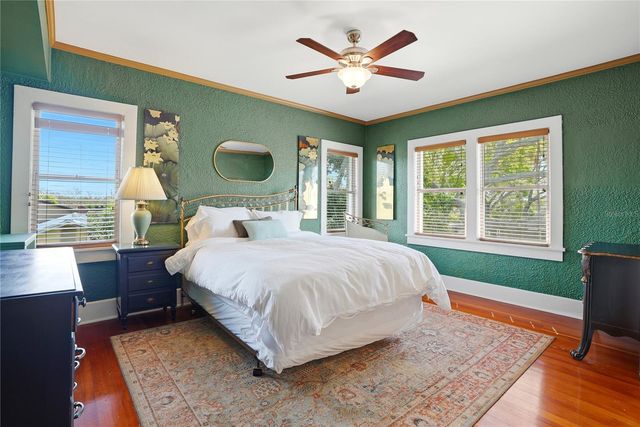 241 72ND STREET N, St Petersburg, FL 33710