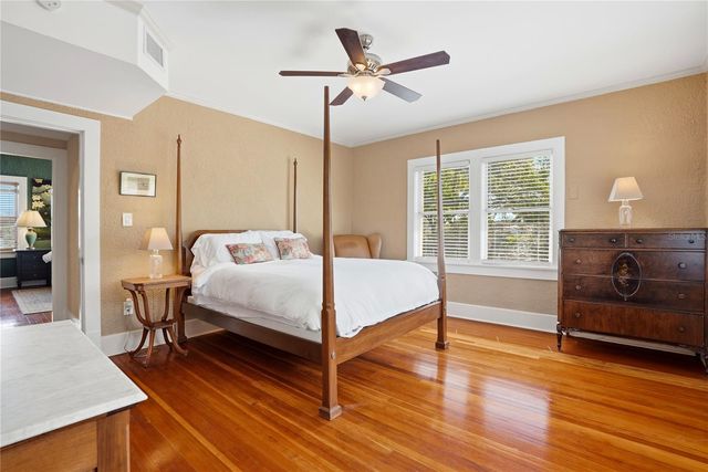 241 72ND STREET N, St Petersburg, FL 33710